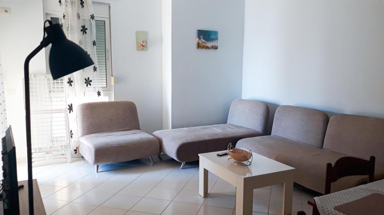 Hotel Sea Breeze Sarande Exterior photo