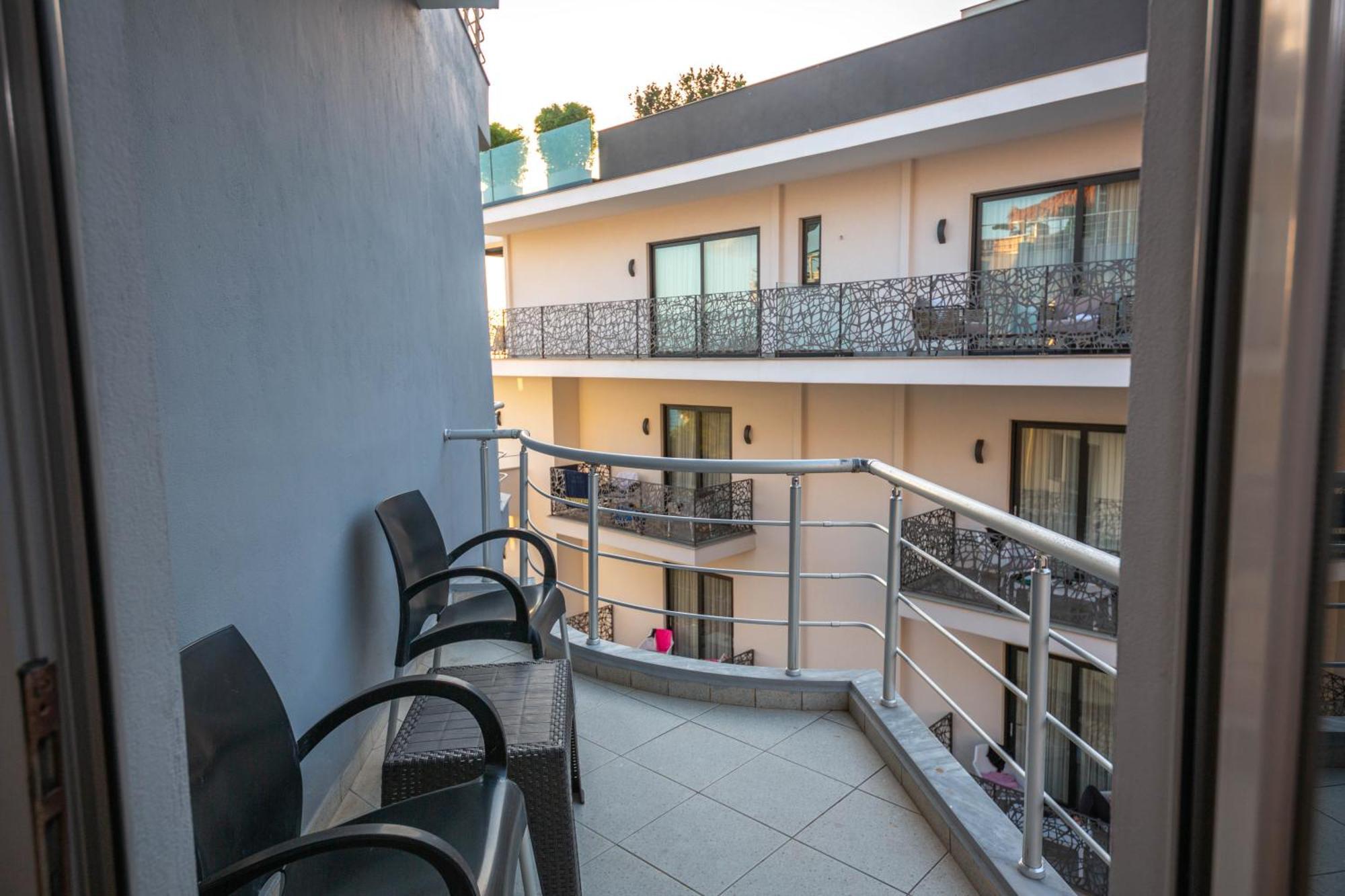 Hotel Sea Breeze Sarande Exterior photo
