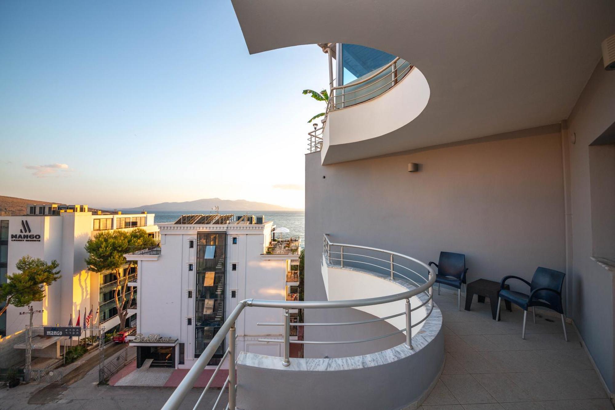 Hotel Sea Breeze Sarande Exterior photo